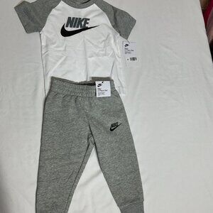 Nike 2-Piece Set Baby/Toddler T-Shirt & Pants Grey/White Size 2T